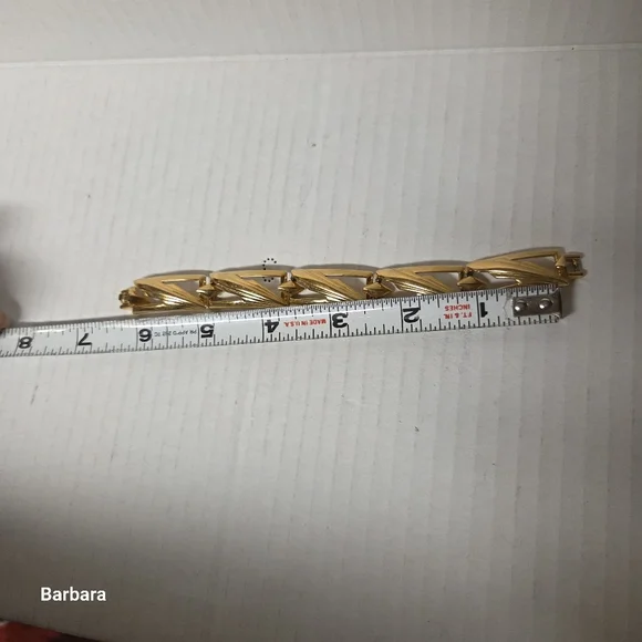 Vintage Monet Gold Plated Open-Work Link Bracelet - Picture 6 of 6